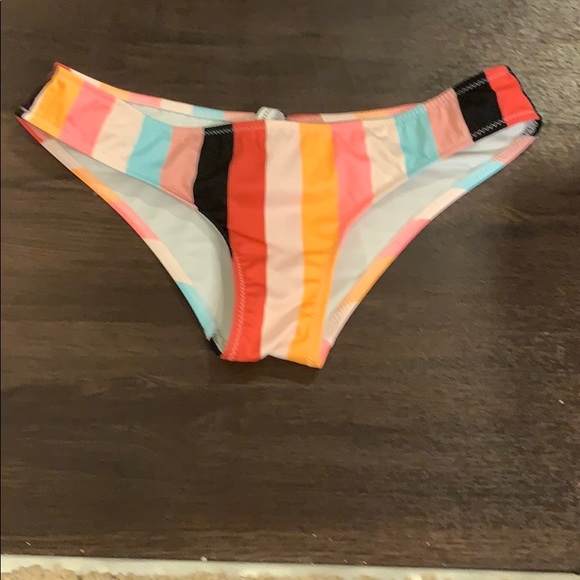 Solid and striped swim suit - Picture 3 of 6
